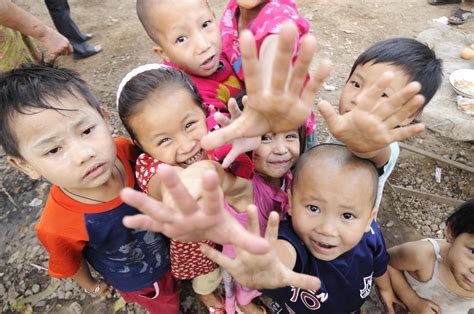 Refugees from Myanmar at Mae La Refugee Camp in Thailand. UNHCR / R ...