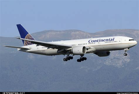 Continental Airlines Boeing 777-200ER - Features - Infinite Flight Community