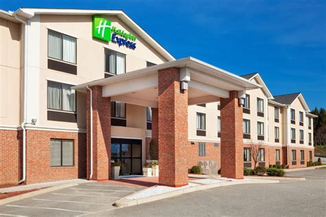 Holiday Inn Express & Suites Plainfield - 13 Photos & 10 Reviews - Hotels - 18 Pratt Rd ...