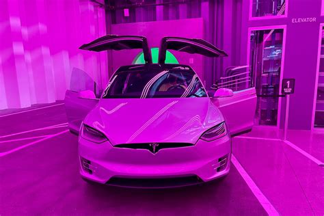 A Tesla party: The 3-station Las Vegas Loop that's revolutionizing how ...