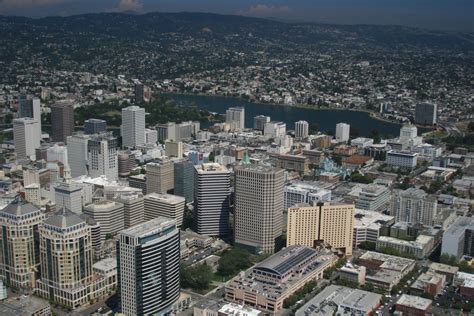 Is Oakland That Unfriendly? You Weigh In | News Fix | KQED News