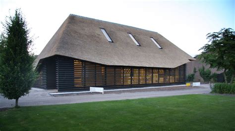 Buildings That Know How To Make A Thatched Roof Look Modern