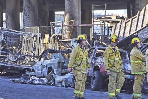 Massive fire shuts down Interstate 10 in Los Angeles - TheTrucker.com