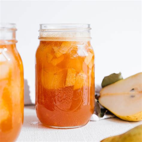 Home Brewed Spiced Pear Kombucha Recipe | Brew Buch