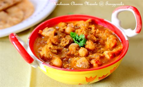 CONCOCTIONS OF A COOKAHOLIC !!!: Mushroom Channa Masala/Mushroom ...