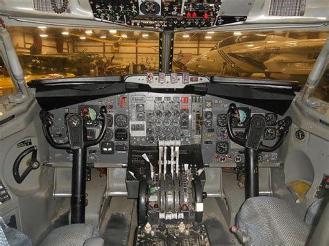 Boeing 707 Cockpit | Vintage aircraft, Flight deck, Helicopter cockpit