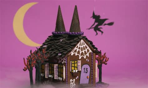 This Haunted Gingerbread House Is Perfect a Party | Craftsy