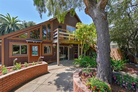 Whoopi Goldberg mette in vendita la sua villa di Berkeley: guarda che ...