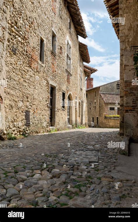 medieval city of perouges Stock Photo - Alamy