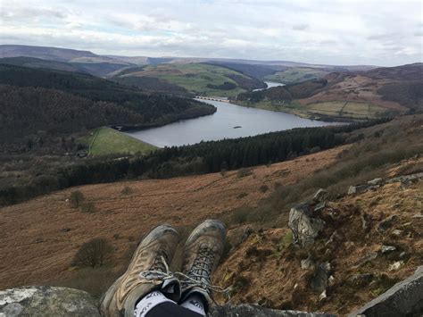 Ladybower reservoir : backpacking