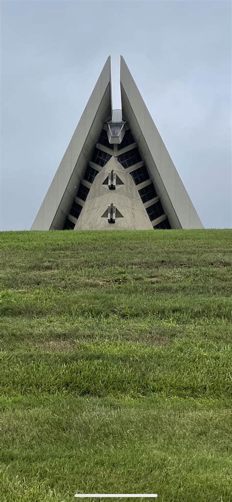 Detroit Michigan area synagogue rising from the earth : r/evilbuildings