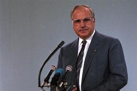 Helmut Kohl Biography