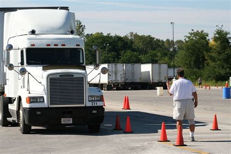 Trucking Schools and CDL Training