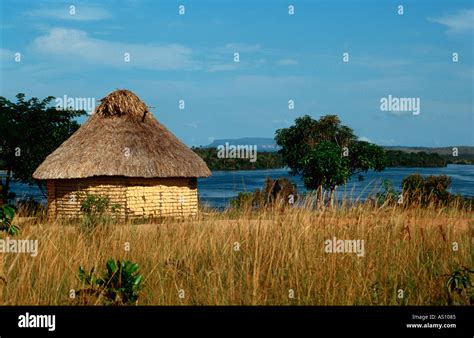 Pemon indians house in Canaima Venezuela Stock Photo - Alamy