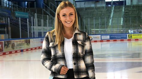 FRANZISKA HEIGL WIRD NEUE PRESSESPRECHERIN DER STRAUBING TIGERS - Straubing Tigers