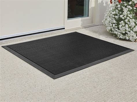 Rubberized Entry Mat - 2 2/3 x 3 1/4' H-1330 - Uline