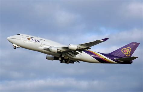 File:Thai airways b747-400 hs-tgj arp.jpg - Wikipedia