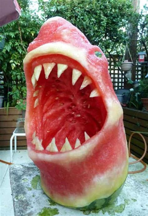 28 Of The Coolest Fruit Art Sculptures You Will See All Day!