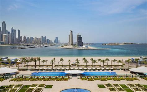 Hotel Guide - Hilton Dubai Palm Jumeirah - MyBayut