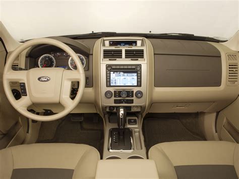 FORD ESCAPE - ford-escape_interior_9.jpg