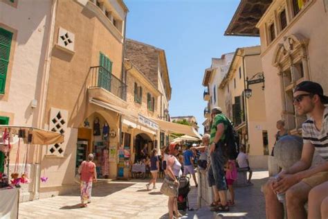 Market day in old town - Picture of Alcudia Old Town, Alcudia - TripAdvisor