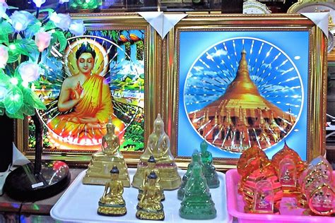 Yangon, Myanmar - Shwedagon Pagoda Souvenirs | Good if you l… | Flickr