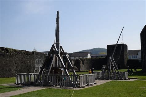 Caerphilly Castle | Trebuchet siege engines at Caerphilly Ca… | Flickr