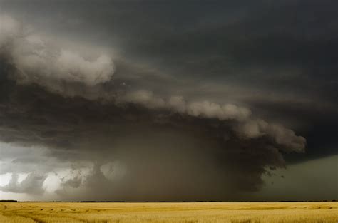 What is a derecho? An atmospheric scientist explains these rare but ...