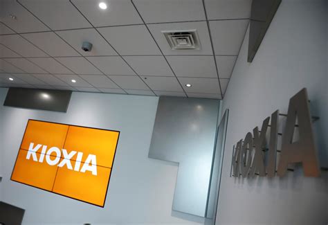 Kioxia plans new flash memory chip venture in Japan with Western ...