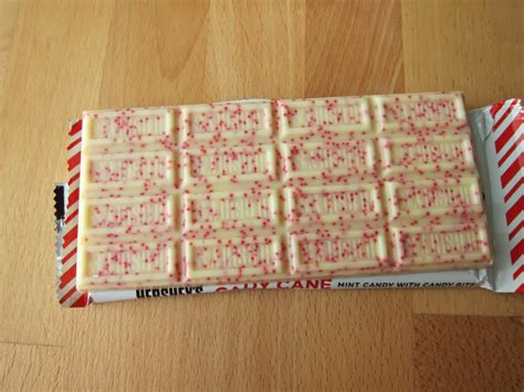 Review: Candy Cane Hershey's White Chocolate Bar | Brand Eating