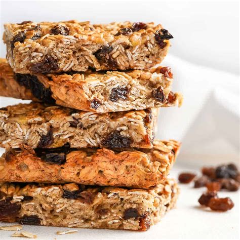 Easy Oatmeal Raisin Breakfast Bars - Nibble and Dine