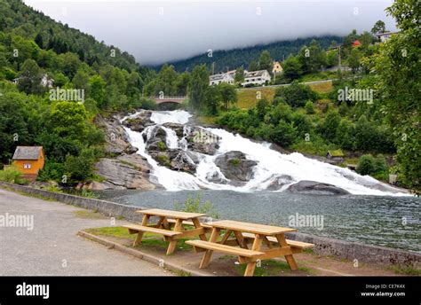 Wasserfall in Geiranger Fjord, Hellesylt, Norwegen Stockfotografie - Alamy