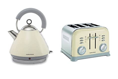 Image result for retro kettle | Kettle and toaster set, Cream kettle, Kettle and toaster