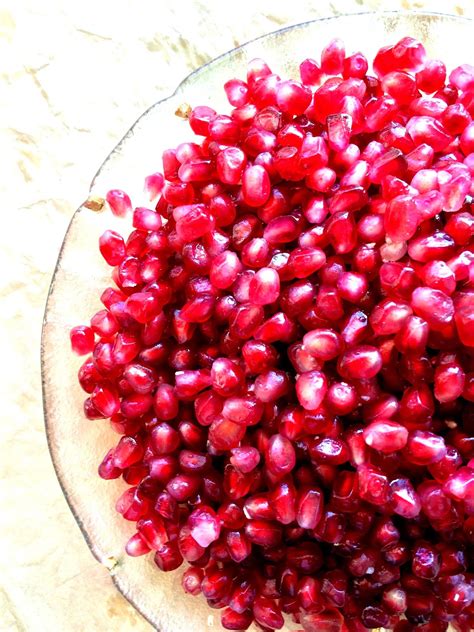 Passionately Raw! : How to De-Seed a Pomegranate Tutorial