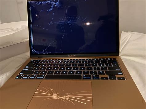 Customized M1 macbook air arrived destroyed : r/mac