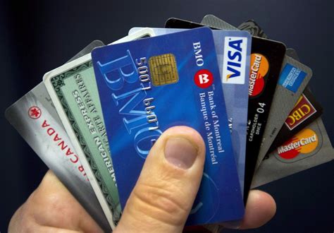 Debit and credit cards collect more bacteria than cash, study says - 660 NEWS