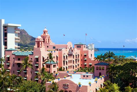 Hawaii Luxury Resort Photos | Royal Hawaiian Resort