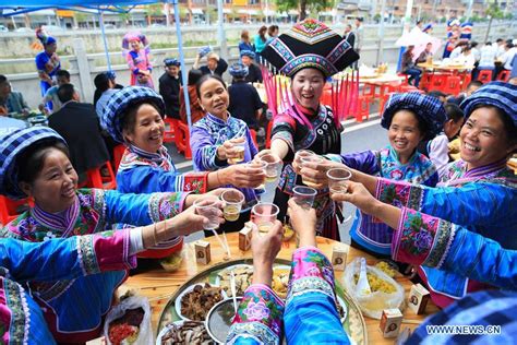 People of Zhuang ethnic group attend 'hundred-family banquet' in S ...