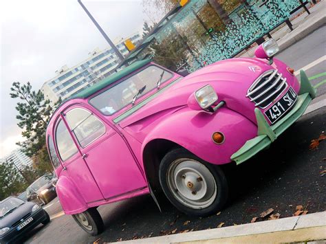 File:Deux-chevaux-rose-pink-2CV-citroen.JPG - Wikimedia Commons