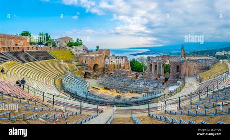 Teatro Antico di Taormina in Sicily, Italy Stock Photo - Alamy