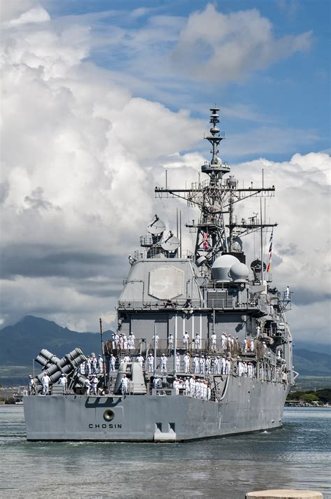 USS Chosin (CG 65) departs Joint Base Pearl Harbor-Hickam With crew ...