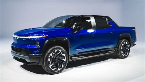 2023 Chevy Avalanche, A New Chevy Suburban Inspired Design | Cars Frenzy