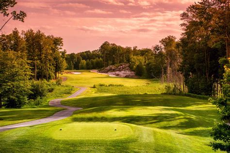 Hole 1 – Falcon Ridge Golf Club