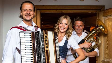 Oktoberfest band from Germany for hire typical beerfest music