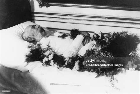 Emperor Franz Joseph I. of Austria, on the deathbed. Photography,... Photo d'actualité - Getty ...