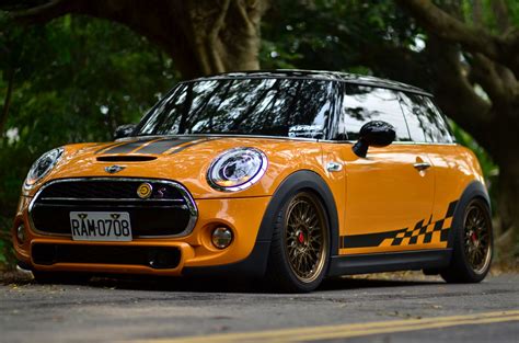 Mini Cooper S Yellow VIP Modular VRC-110 Wheel | Wheel Front