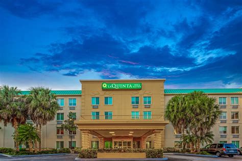 La Quinta Inn & Suites by Wyndham Miami Cutler Bay | Miami, FL Hotels