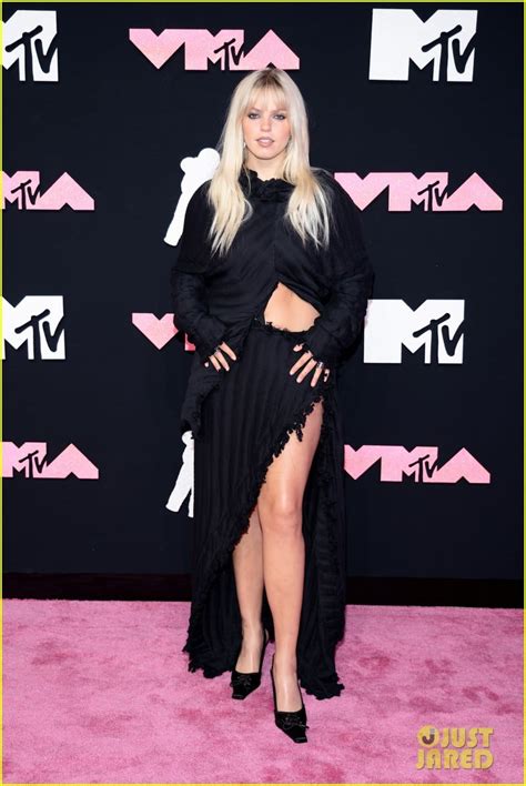 Reneé Rapp Stuns in Black on MTV VMAs 2023 Red Carpet: Photo 4967590 ...