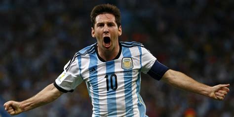 Why So Many Of The World's Greatest Soccer Players Wear No. 10 - Business Insider