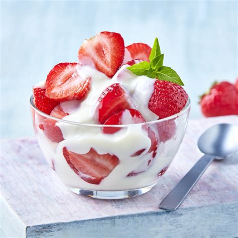 Fresas con Crema (Strawberries & Cream) - California Strawberry Commission